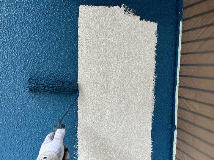 外壁塗装　中塗り