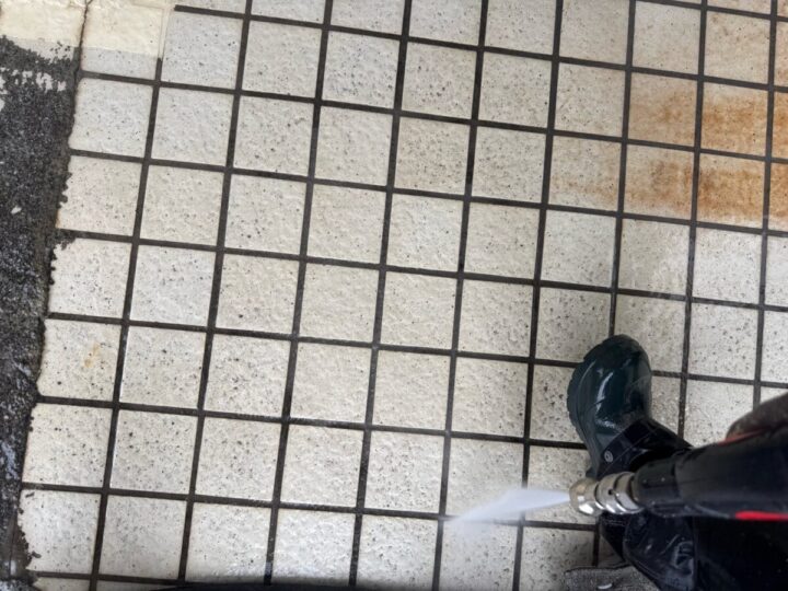 玄関タイル 高圧洗浄