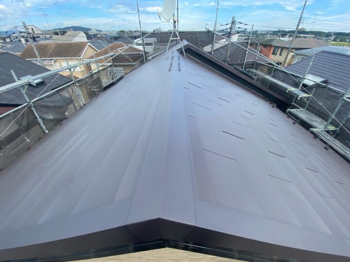 屋根カバー工事(ダークブラウン)