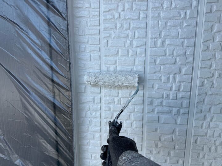 外壁 上塗り(クールホワイト)