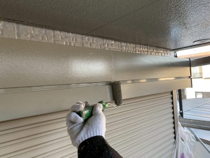 シャッターボックス 上塗り