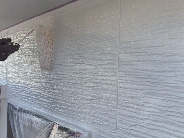 外壁 上塗り(トゥルーホワイト)