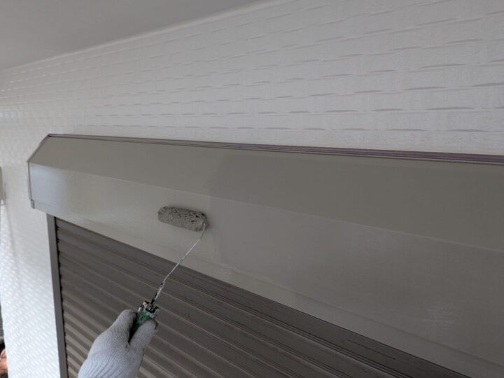 シャッターボックス 上塗り