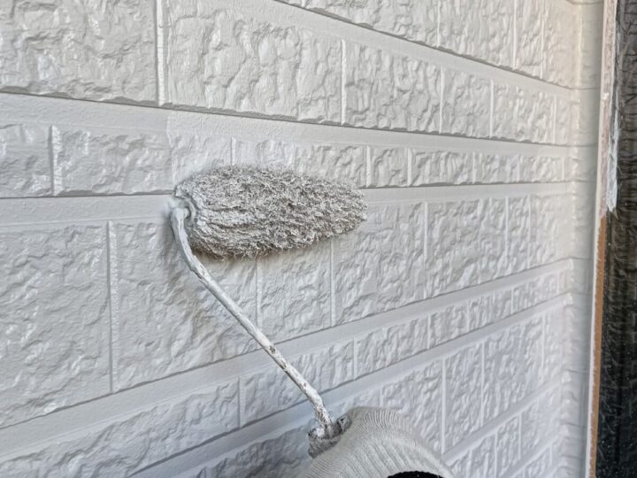 外壁 上塗り(パールグレイ)