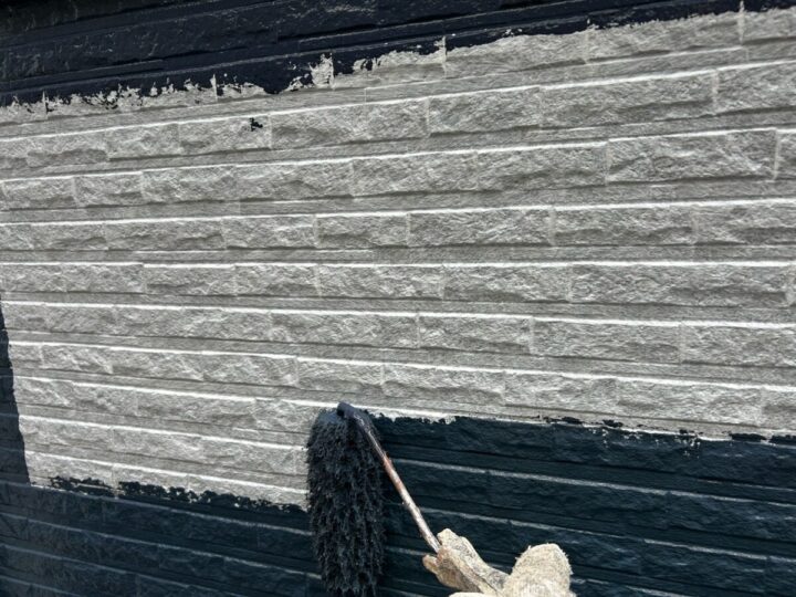 外壁 中塗り(チャコール)