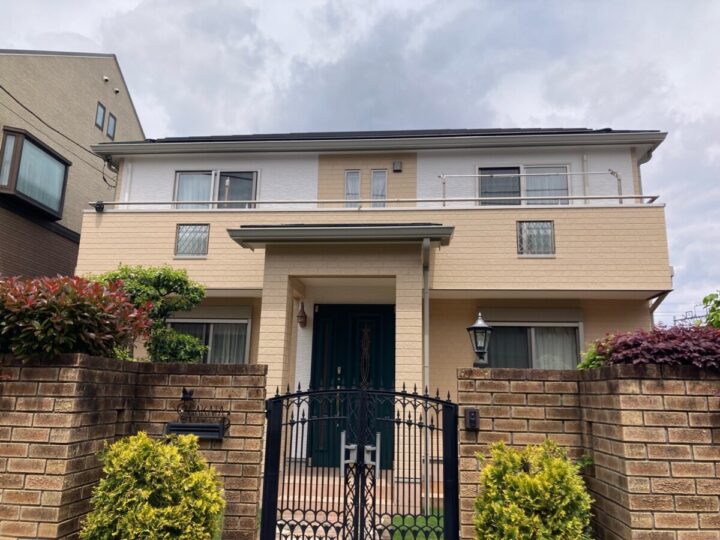 大和市｜N様邸｜外壁塗装（クールホワイト・ミッドビスケット）｜屋根塗装（エバーグリーン）