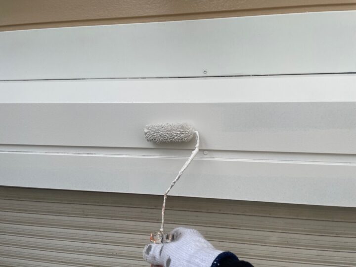 シャッターボックス 上塗り