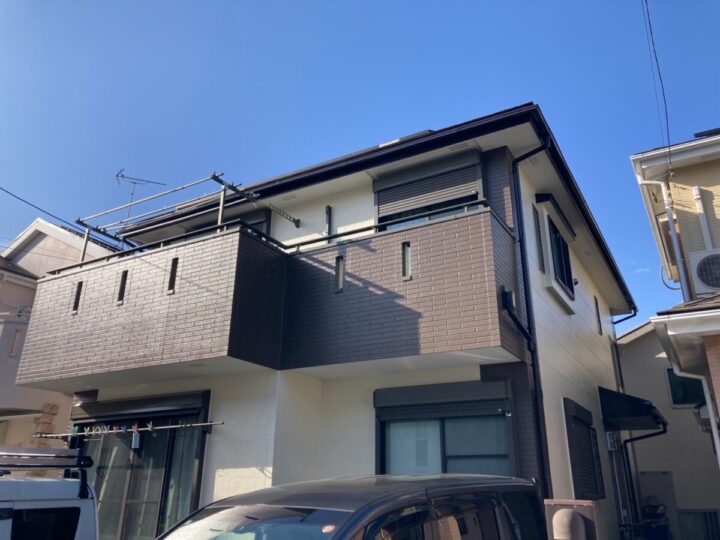 厚木市｜K様邸｜外壁塗装（アイアンバーグ・ブロークンホワイト）｜屋根塗装（マホガニー）