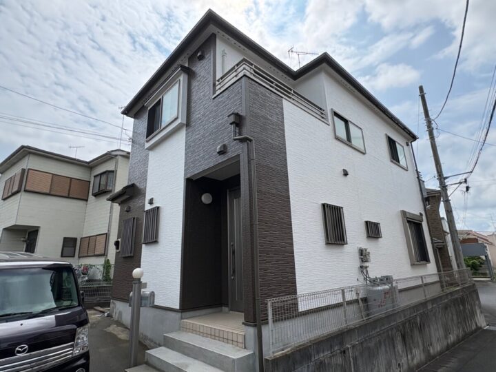 厚木市｜H様邸｜外壁塗装（クールホワイト・アイアンバーグ）｜外壁塗装（キャビアブラウン）